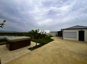 Finca Poble Nou